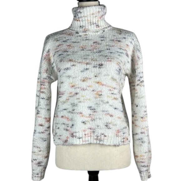 XS Jessica Simpson Turtleneck Cropped Sweater - Picture 2 of 5